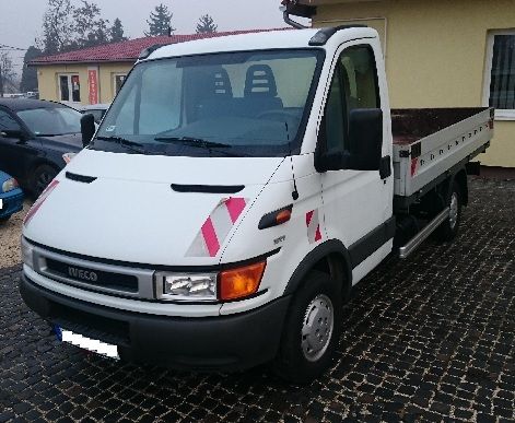 Iveco 35 platós furgon bérlés Budapest