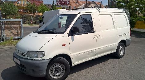 Nissan Vanette furgon bérlés Budapest